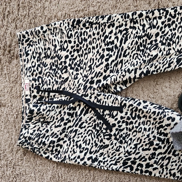 Animal print pants - Picture 2 of 9